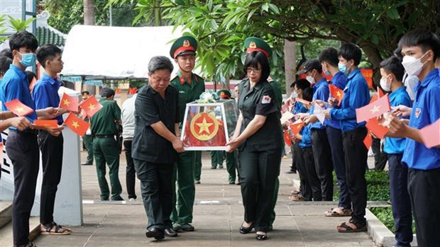 嘉莱省为在柬埔寨牺牲的烈士举行追悼会和安葬仪式 hinh anh 2