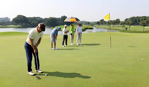 河内市将高尔夫旅游打造成为首都重要的旅游产品 hinh anh 2