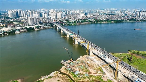 横跨红河的永绥桥二期工程顺利合龙 hinh anh 2