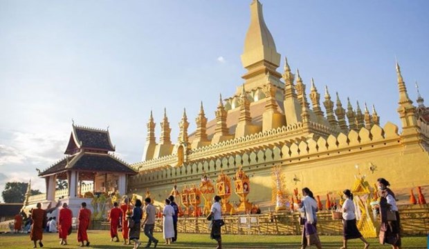 2023年前4月老挝旅游业有起色 hinh anh 1