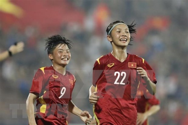 2024年U20女足亚洲杯第二轮预选赛：越南队以3-2比分战胜伊朗队 hinh anh 1