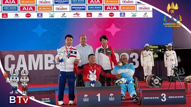 第12届东盟残疾人运动会：越南举重队再获两枚金牌 hinh anh 1