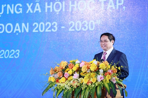 政府总理范明政：越南教育事业发生了重要转变，教育网络已扩展到全国各地 hinh anh 1
