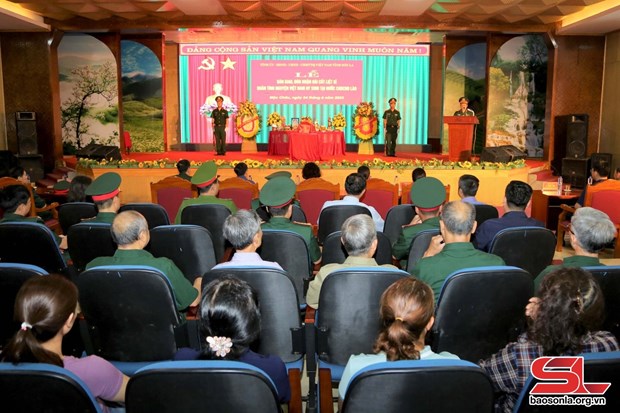 山罗省举行在老挝越南志愿军烈士遗骸安葬仪式 hinh anh 1