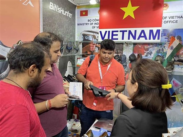 越南在印度推介鞋类产品 hinh anh 1