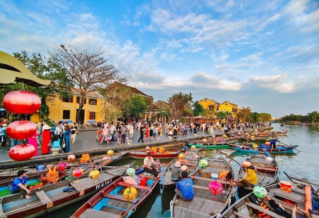 越南广南省会安被评为世界最美海滨城市之一 hinh anh 1