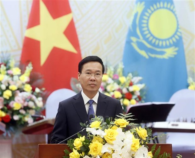 越南国家主席武文赏设宴欢迎哈萨克斯坦总统访越 hinh anh 1