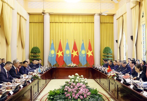 国家主席武文赏与哈萨克斯坦总统托卡耶夫举行会谈 hinh anh 1