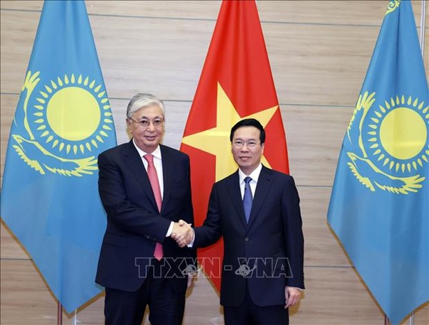 哈萨克斯坦总统托卡耶夫圆满结束对越南进行的正式访问 hinh anh 1