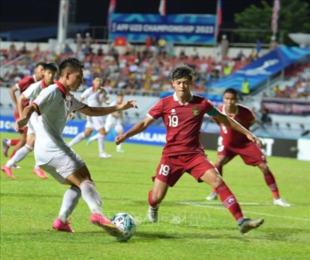 越南U23队点球大战6-5力克印尼U23队 成功卫冕东南亚U23足球锦标赛冠军 hinh anh 1