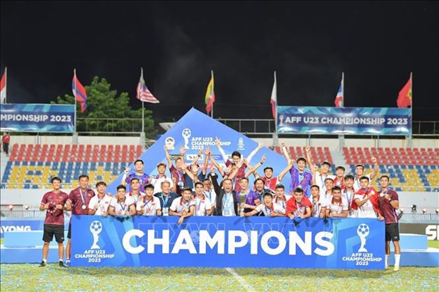 越南U23队点球大战6-5力克印尼U23队 成功卫冕东南亚U23足球锦标赛冠军 hinh anh 2