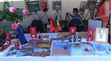 越南文化亮相2023年比利时工人党“团结计划”节 hinh anh 1