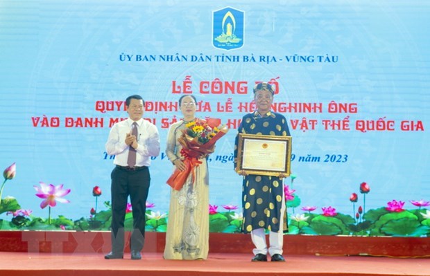 巴地头顿省头顿市胜三迎翁节被列入越南国家级非物质文化遗产名单 hinh anh 1