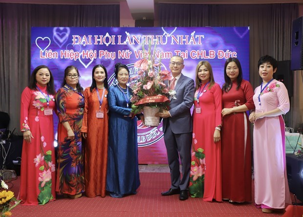 旅德越南妇女协会联合会决心建立一个团结、强大的社群 hinh anh 1