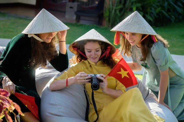 2023年第二届越南国际摄影节在平顺省举行 hinh anh 1