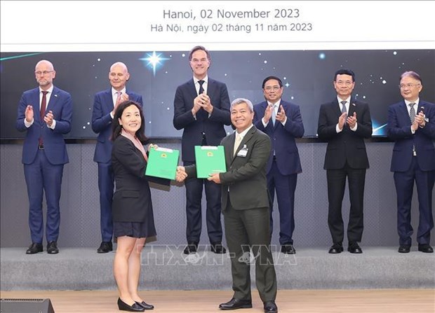 越南政府总理范明政出席越南-荷兰高科技论坛和越南-荷兰绿色经济论坛 hinh anh 2