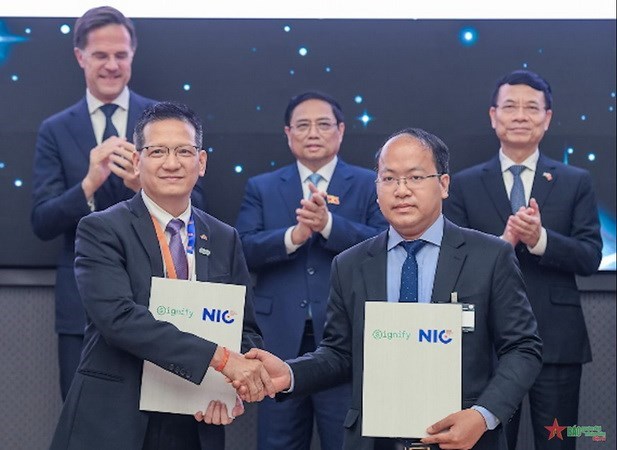 越南国家创新创意中心与世界首席照明集团昕诺飞签署合作协议 hinh anh 1