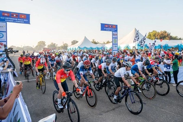 第一届柬老越自行车友谊赛举行 hinh anh 1