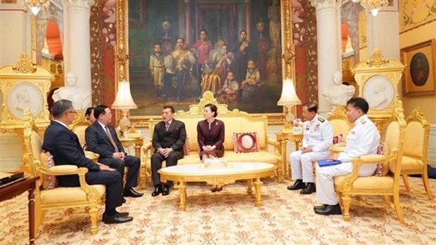 国会主席王廷惠拜访泰国国王哇集拉隆功 hinh anh 1