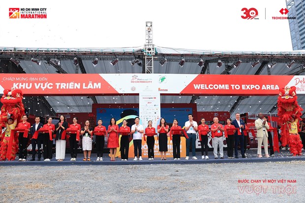 第六季Techcombank胡志明市国际马拉松赛吸引国内外1.5万名运动员报名参赛 hinh anh 1