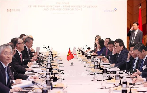 越南政府总理范明政就绿色转型与日本企业进行座谈 hinh anh 1