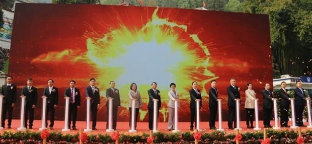 越南茶岭-中国龙邦国际性口岸正式开通 hinh anh 1