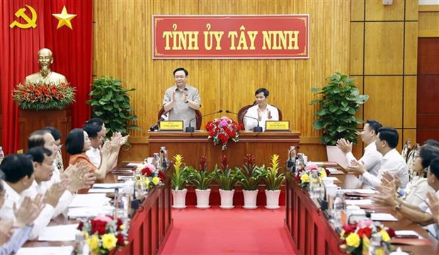 国会主席王廷惠与西宁省委常务委员会举行工作会谈 hinh anh 2