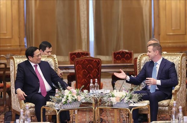 越南政府总理范明政会见罗马尼亚众议院议长阿尔弗雷德·西蒙尼斯 hinh anh 1