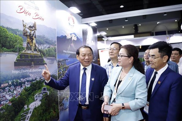 越南在2024年老挝Travex国际旅游博览会推广旅游潜力 hinh anh 1