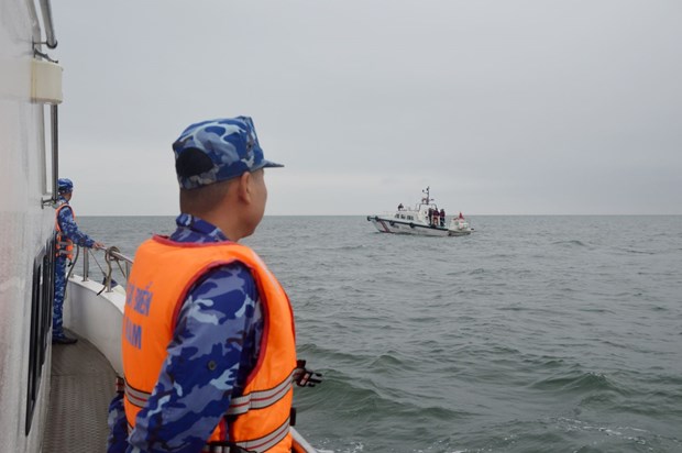 越中两国海警在毗连区海域开展联合巡逻 hinh anh 1