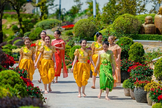越南：各地努力满足游客在春节期间的旅游需求 hinh anh 1