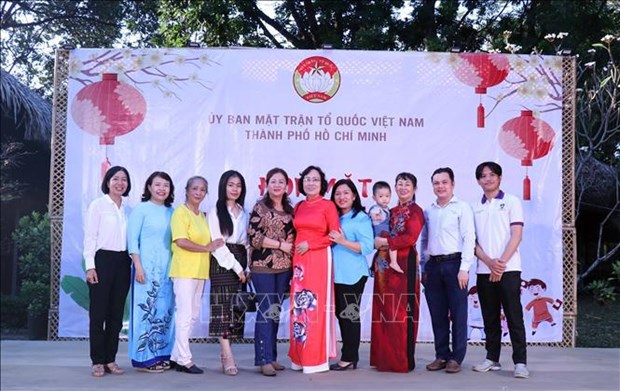“越南家庭收养老挝和柬埔寨留学生”项目加深了友好情谊 hinh anh 1
