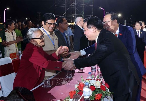 越南国会主席王廷惠出席得农省重新立省20周年纪念典礼 hinh anh 1