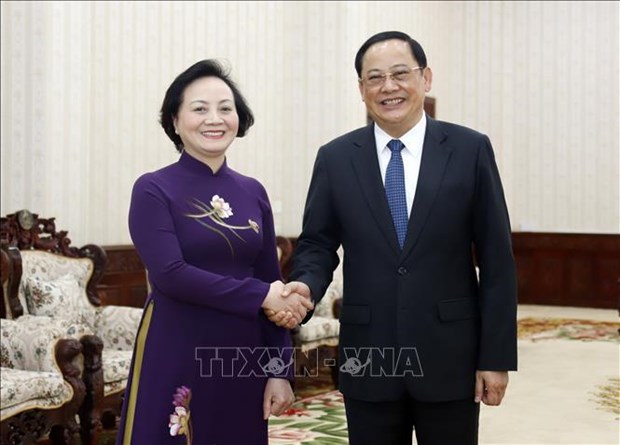 老挝总理宋赛·西潘敦高度评价老挝和越南内务部的合作 hinh anh 1
