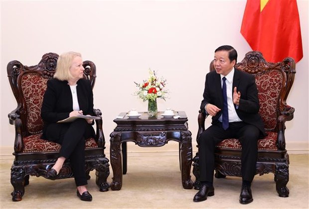 越南政府副总理会见格拉斯哥净零排放金融联盟领导 hinh anh 1