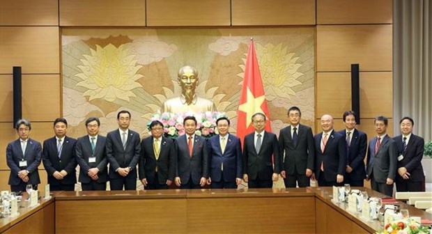 越南国会主席王廷惠会见日本经济团体联合会代表团 hinh anh 2