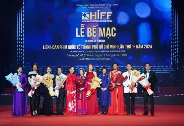 首届胡志明市国际电影节举行颁奖典礼 hinh anh 1