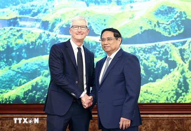 越南政府总理范明政会见美国苹果公司首席执行官蒂姆·库克 hinh anh 1