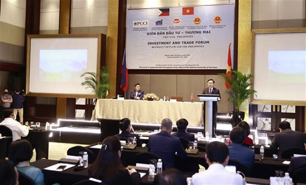 越南国会主席王廷惠出席越南-菲律宾贸易投资论坛 hinh anh 1